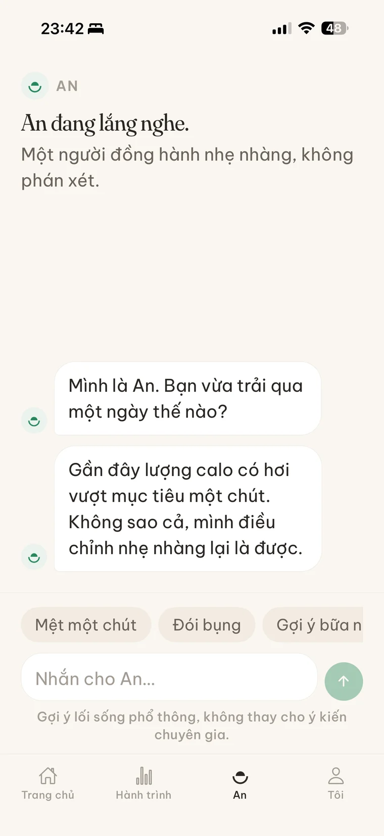 An — huấn luyện viên AI luôn lắng nghe